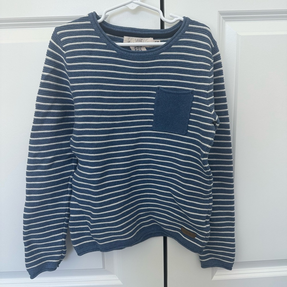 H&M boy sweater in size 6/7.